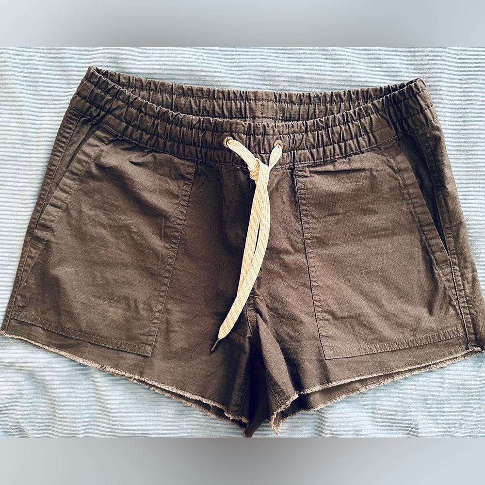 Vuori Birch Shorts in Faded Black